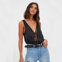 Body negru lucios cu dantela - marimea S
